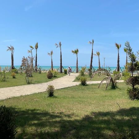 Family Beach 100 Square Metres Apartment Golem  Buitenkant foto