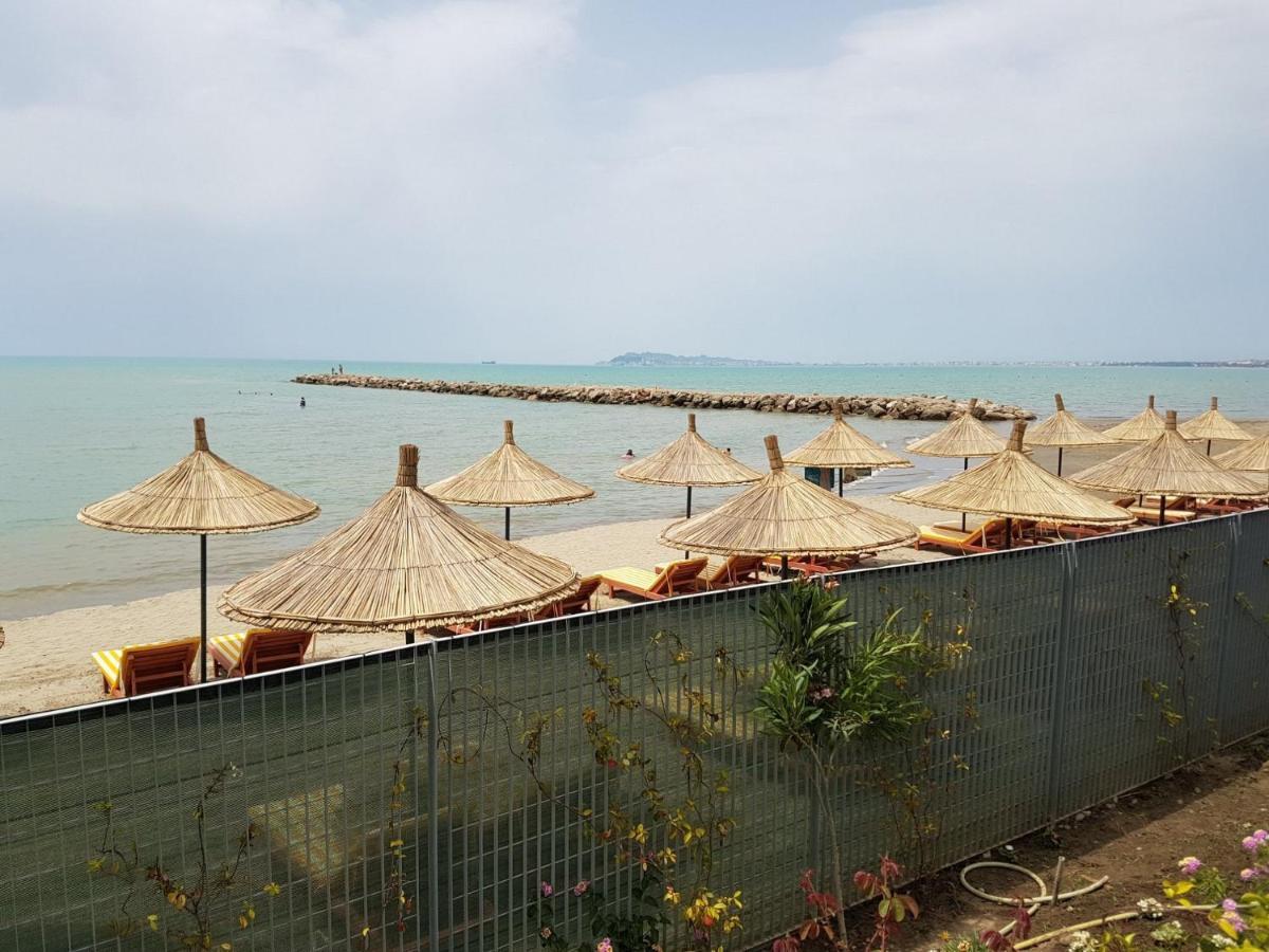 Family Beach 100 Square Metres Apartment Golem  Buitenkant foto